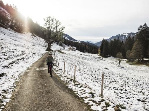 Cycling in winter: Preparation and maintenance tips 